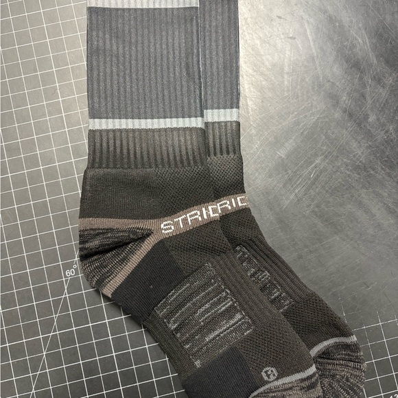 Stridline socks - Picture 2 of 3